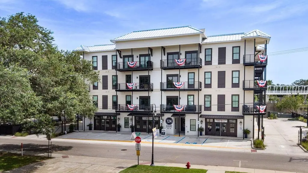 124 Court Street #402, Bay Saint Louis, MS 39520 - #1