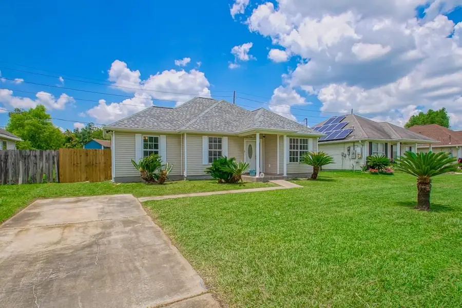 4236 Lac Bienville Drive, Harvey, LA 70058 - #2