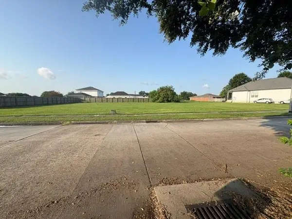 8436 Fairfax Drive, Chalmette, LA 70043