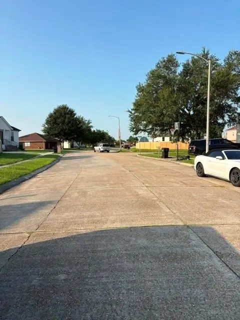 8421 Fairfax Drive, Chalmette, LA 70043 - #3
