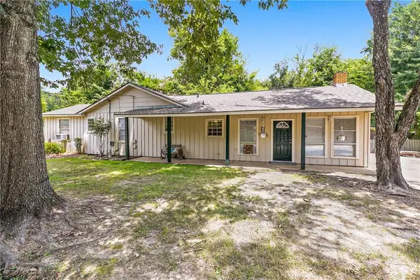 432 Pete's Highway, Denham Springs, LA 70726