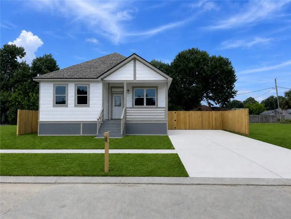 56 W Chalmette Circle, Chalmette, LA 70043 - #1