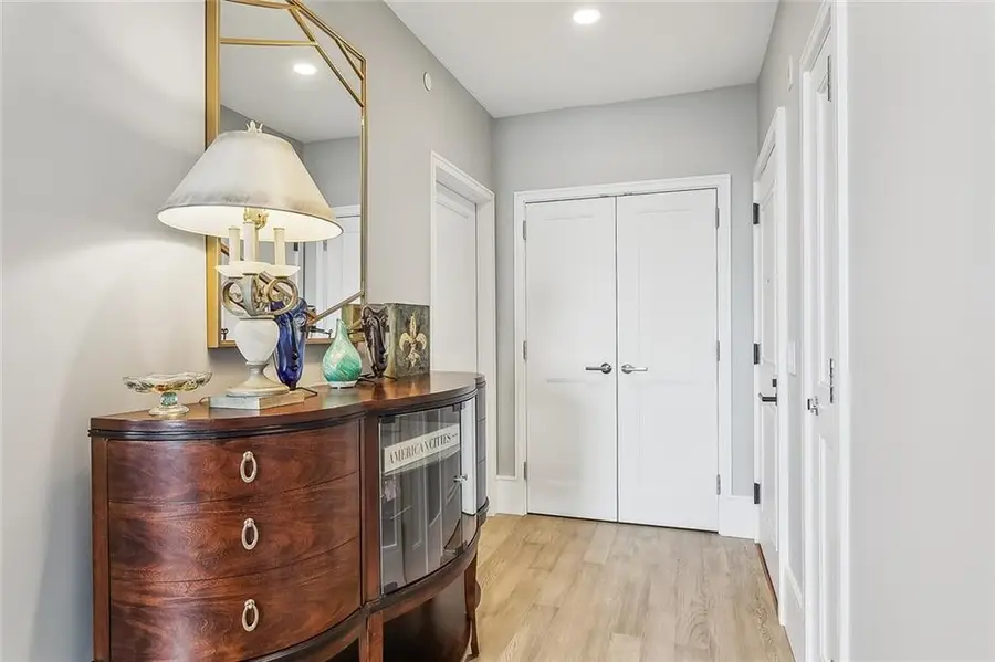2 Canal Street #2001, New Orleans, LA 70130 - #3