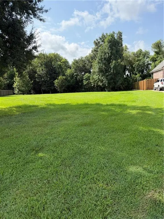 120 Green Trails Drive, Belle Chasse, LA 70037