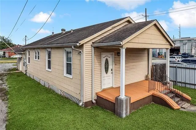 419 W Saint Bernard Highway, Chalmette, LA 70043 - #1