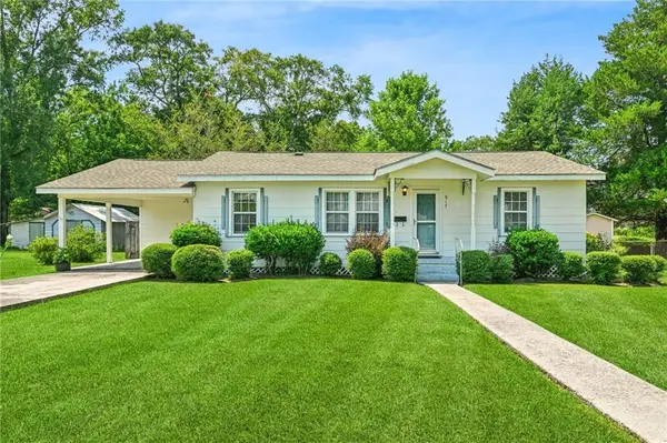 917 Ave J Avenue, Bogalusa, LA 70427