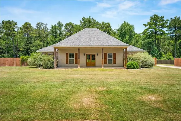 3014 Theo Drive, Deville, LA 71328