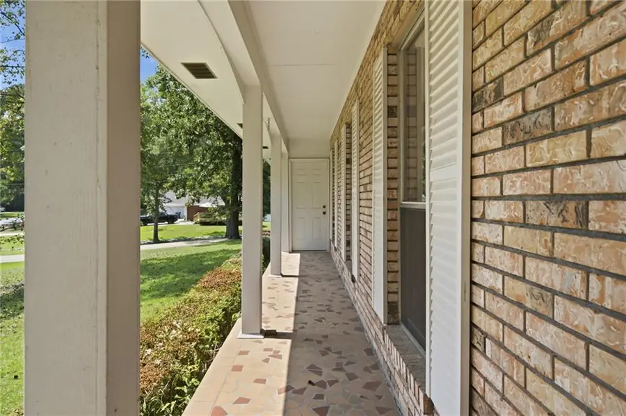 118 W Lakeside Drive, Hattiesburg, MS 39402 - #3
