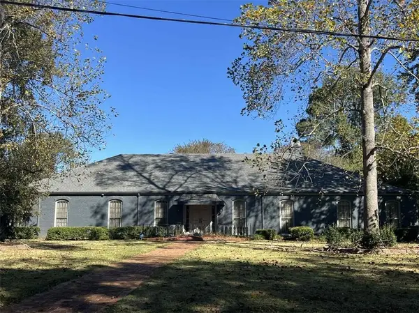 3803 Pecan Drive, Alexandria, LA 71302