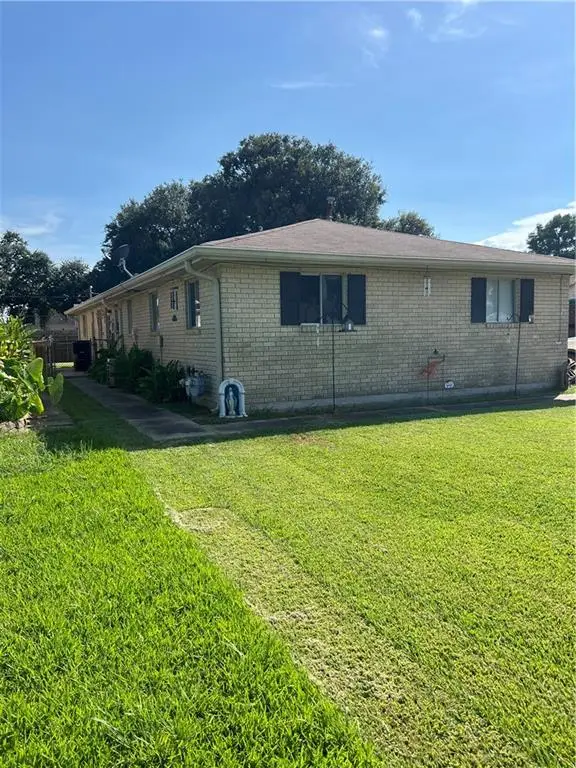 111 E F Stockfletch Street, Belle Chasse, LA 70037