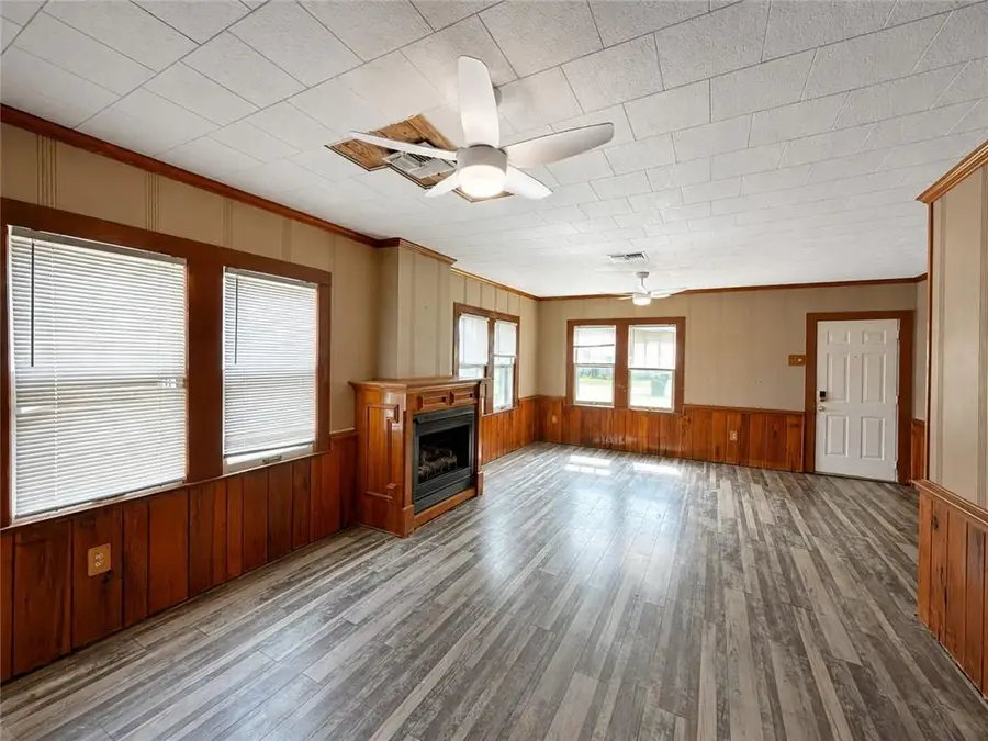 204 N Wilson Avenue, Kaplan, LA 70548 - #3