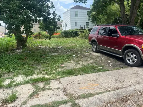 2404 Rex Place, New Orleans, LA 70125