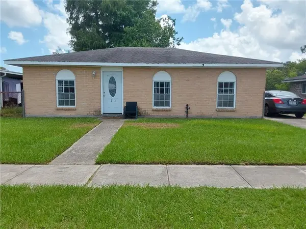 2113 W Christie Drive, St Bernard, LA 70085