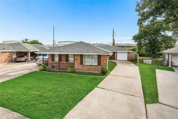 8416-18 Valor Drive, Chalmette, LA 70043