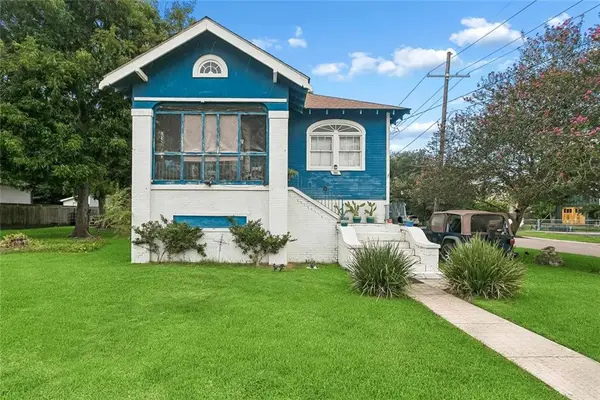 201 Hyacinth Street, Metairie, LA 70005