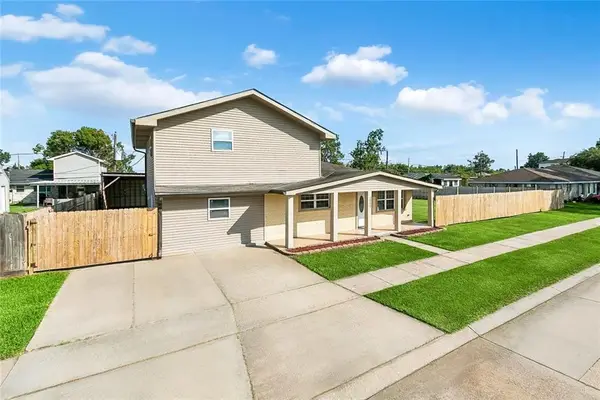 2212 Kenneth Drive, Violet, LA 70092