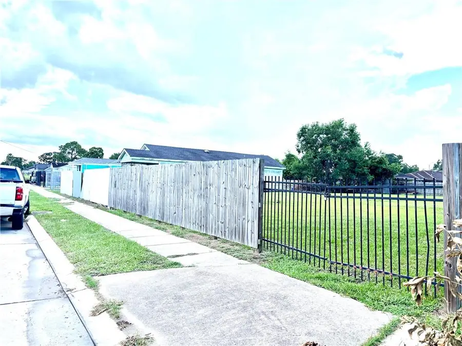 4622 Majestic Oaks Drive, New Orleans, LA 70126 - #2
