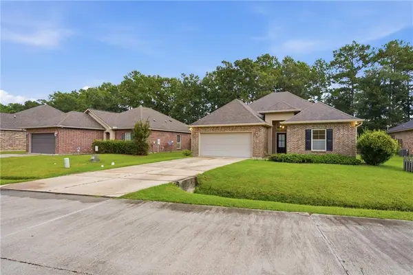 108 Meadow Spring Place, Covington, LA 70435
