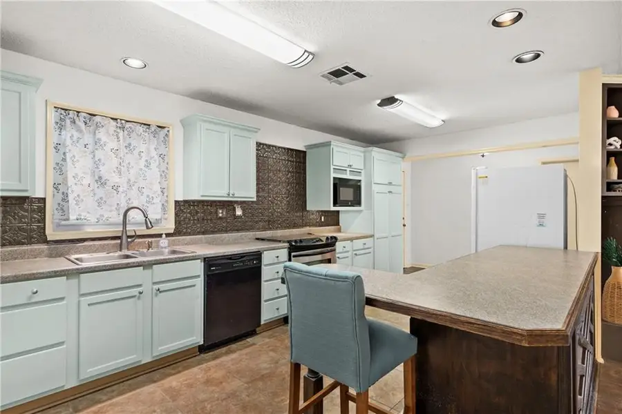 740 Highpoint Court, Alexandria, LA 71303 - #3