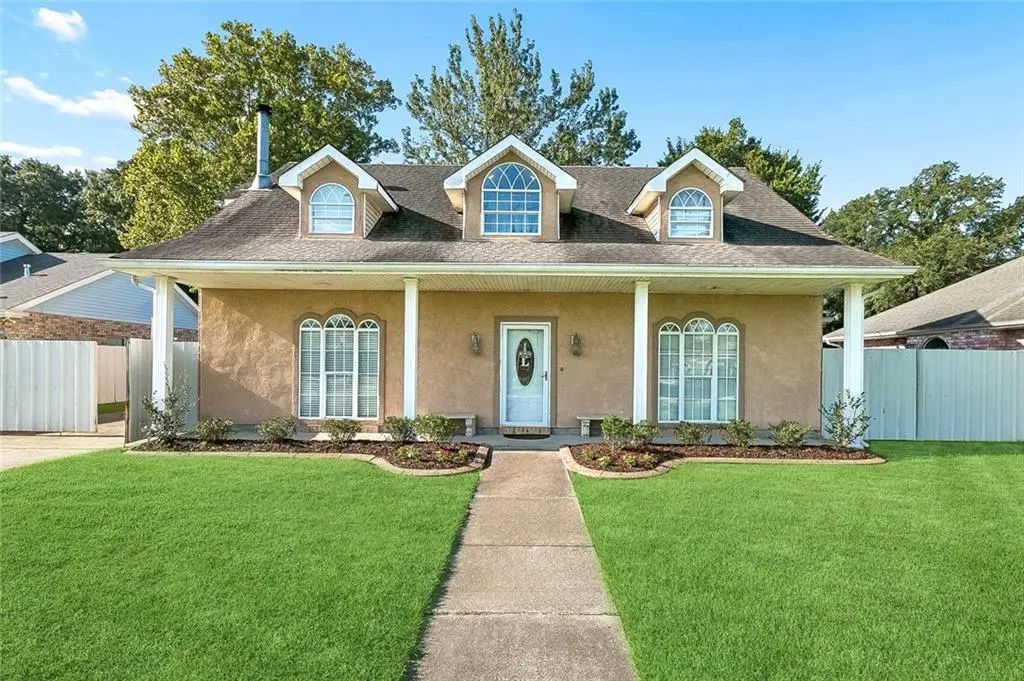 11 South Lake Court, Violet, LA 70092 - #1