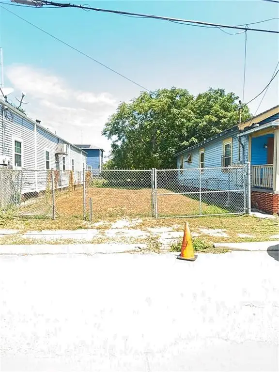2713 N Claiborne Avenue, New Orleans, LA 70117