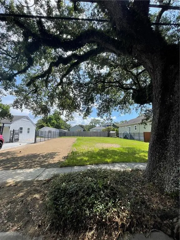 4527 Paris Avenue, New Orleans, LA 70122 - #3