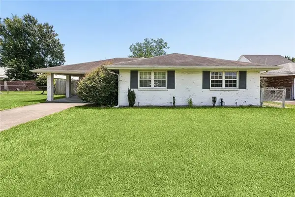 917 Ellen St Street, Gretna, LA 70056