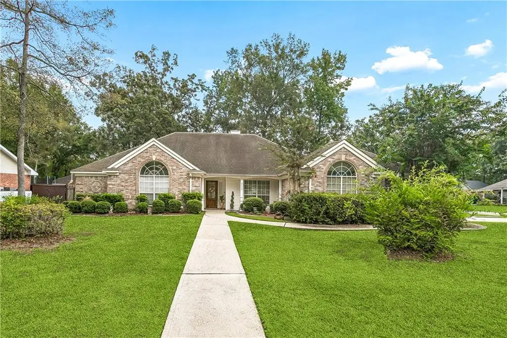6032 Chateau Loire Circle, Mandeville, LA 70448 - #1