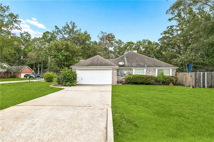 6032 Chateau Loire Circle, Mandeville, LA 70448 - #3