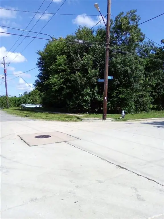 2502 Lamanche Street, New Orleans, LA 70117