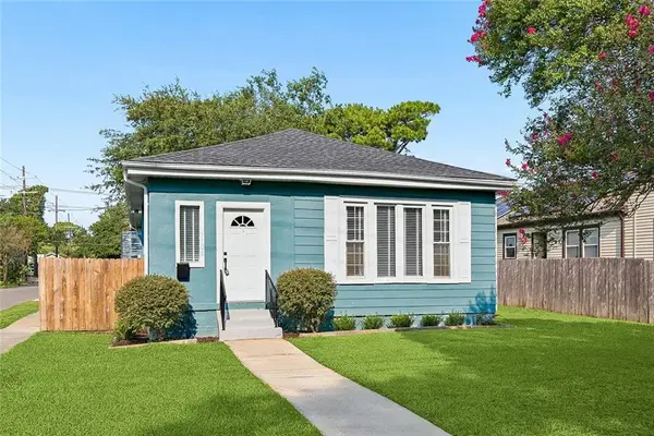 5100 Demontluzin Street, New Orleans, LA 70122