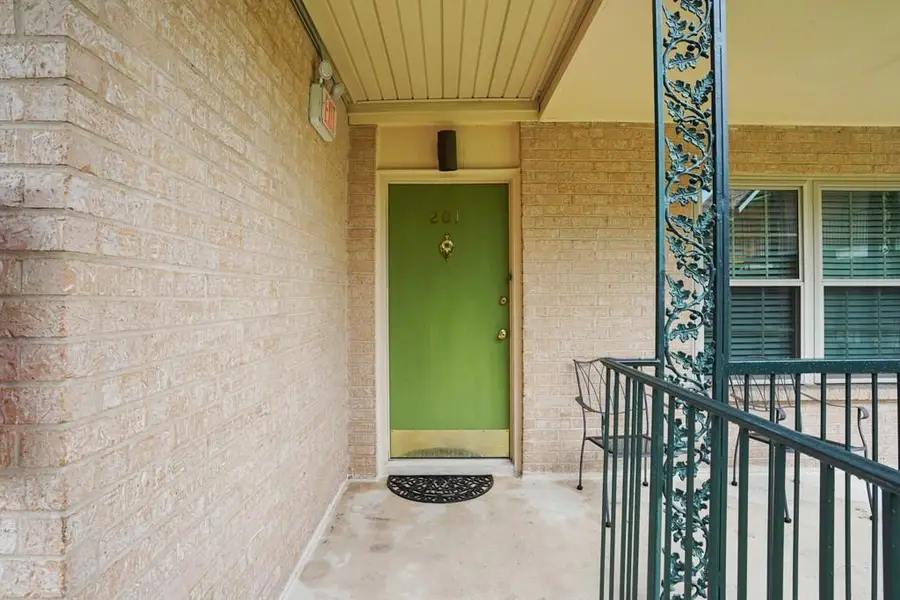 2732 Whitney Place #201, Metairie, LA 70002 - #3