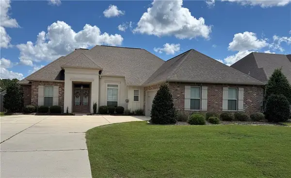 1513 Periwinkle Court, Madisonville, LA 70447
