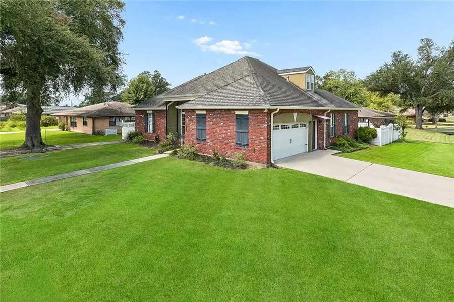 573 Oak Street, Norco, LA 70079 - #2