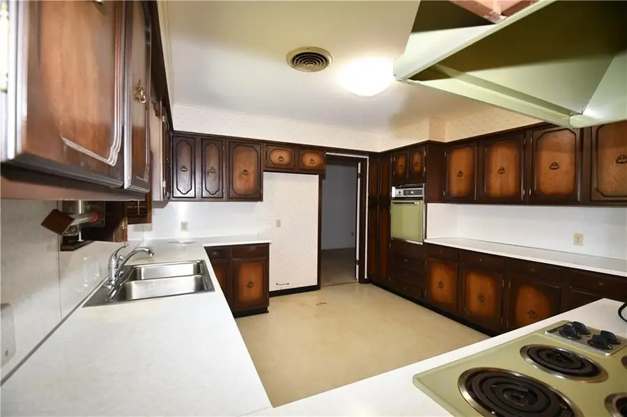 527 Wimbledon Boulevard, Alexandria, LA 71303 - #3