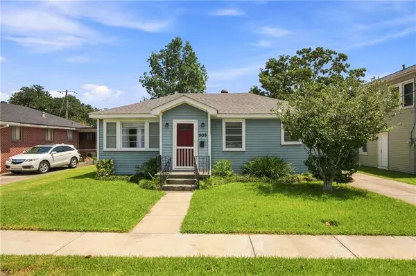 909 Athania Parkway, Metairie, LA 70001