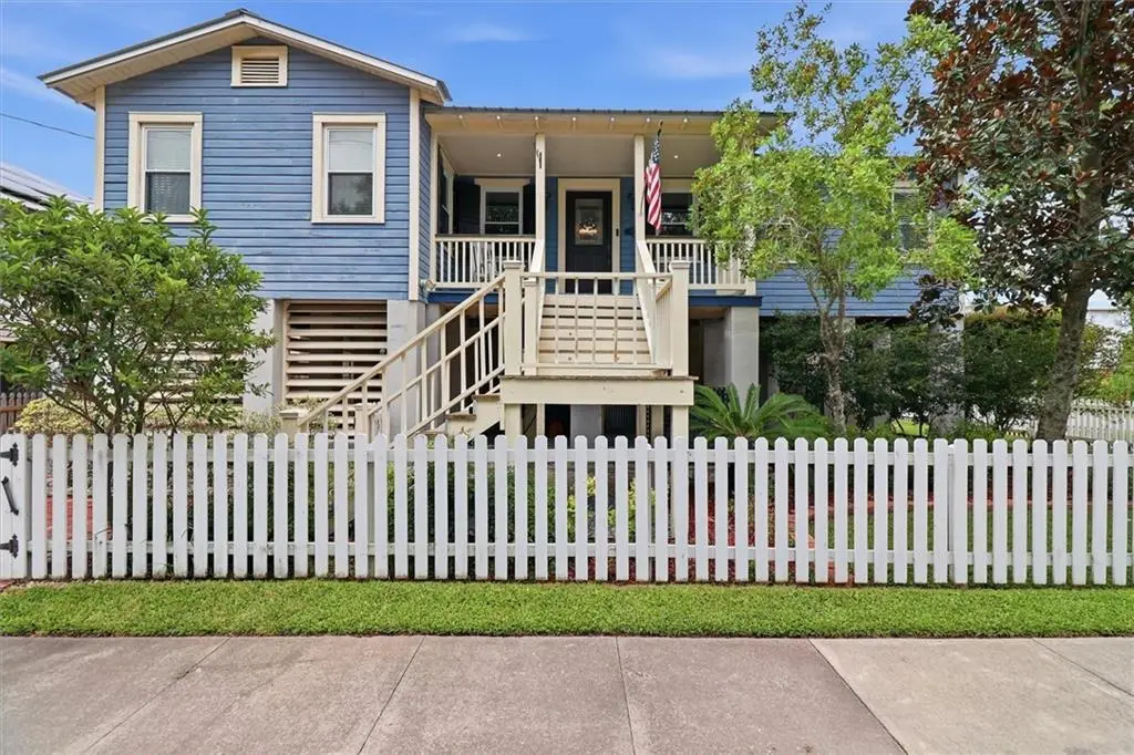 201 Lafitte Street, Mandeville, LA 70448 - #1