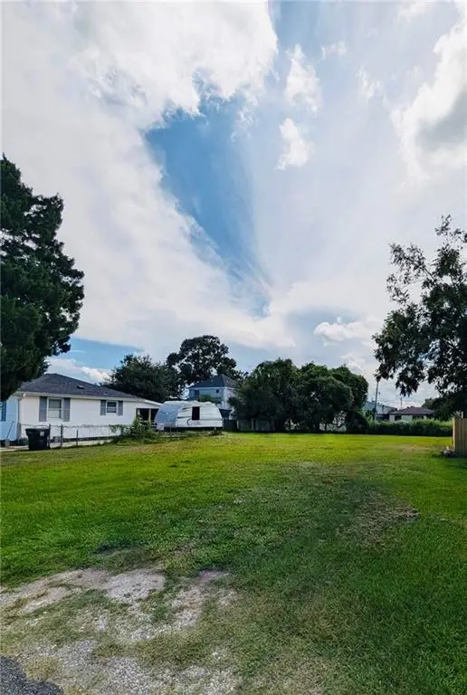 202 2nd Street, Chalmette, LA 70043 - #2