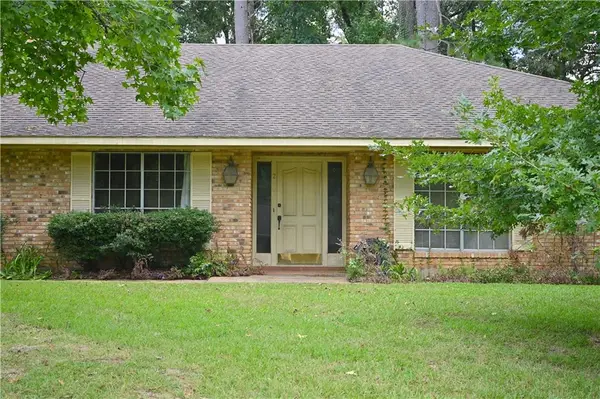 200 Northwood Drive, Pineville, LA 71360