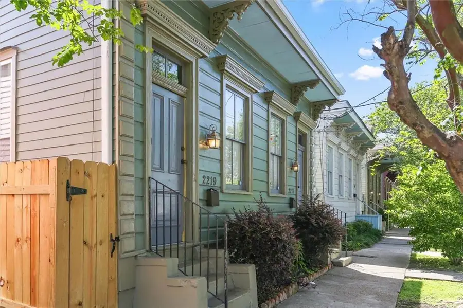 2217 19 Valence Street, New Orleans, LA 70115 - #2