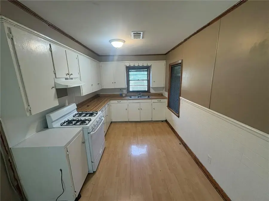 109 N Mathews Avenue, Bunkie, LA 71322 - #3