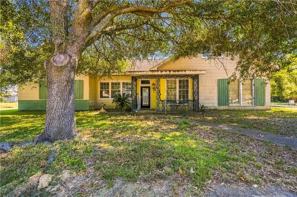 126 S 9th Street, Oakdale, LA 71463 - #1