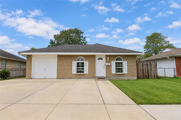 748 Oakwood Drive, Gretna, LA 70056