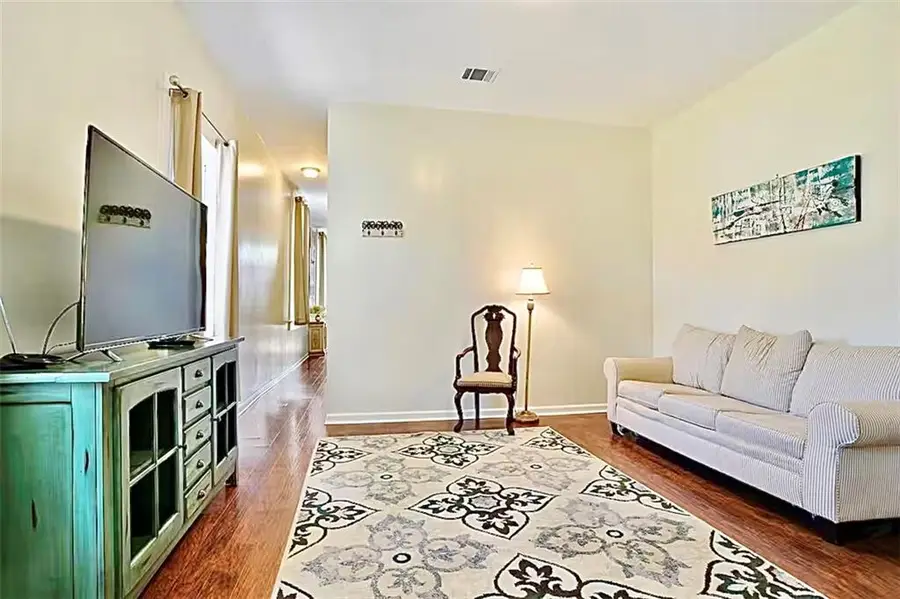 2125 Laurel St Square, New Orleans, LA 70130 - #2