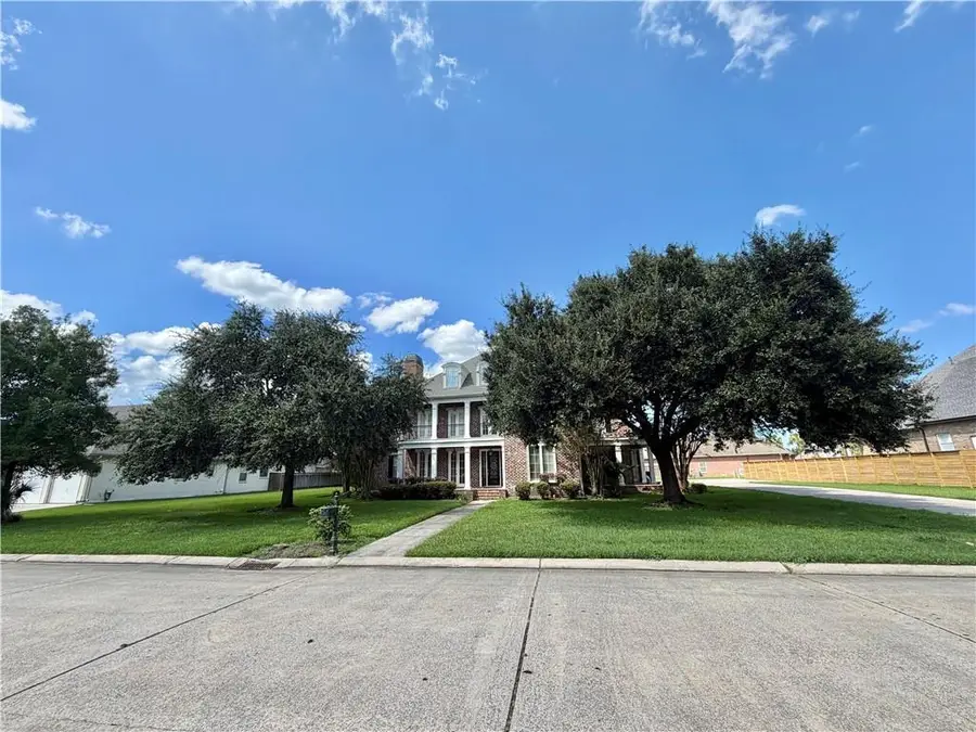 110 Natchez Trace Drive, Harvey, LA 70058 - #2