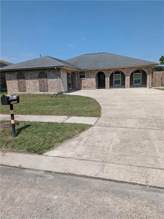 2240 Hampton Drive, Harvey, LA 70058