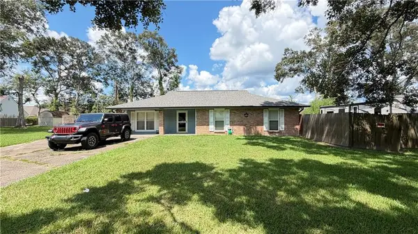 42198 Shadow Creek Avenue, Gonzales, LA 70737