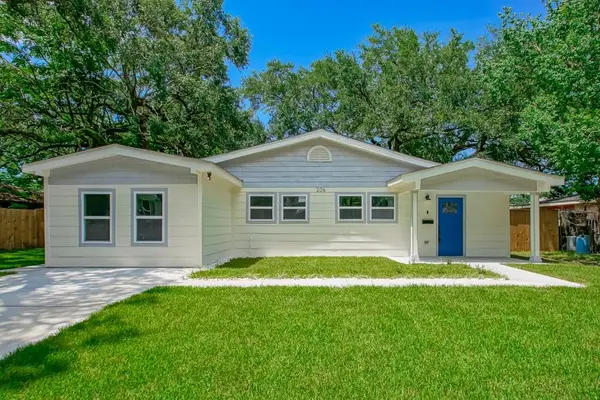 206 Fairfax Place, New Orleans, LA 70131