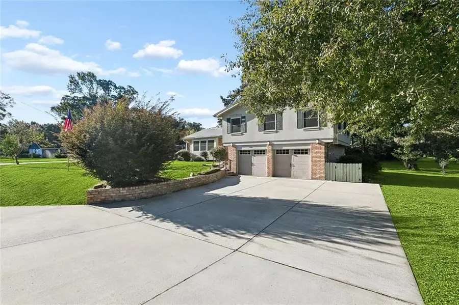 1318 Livingston Street, Mandeville, LA 70448 - #2