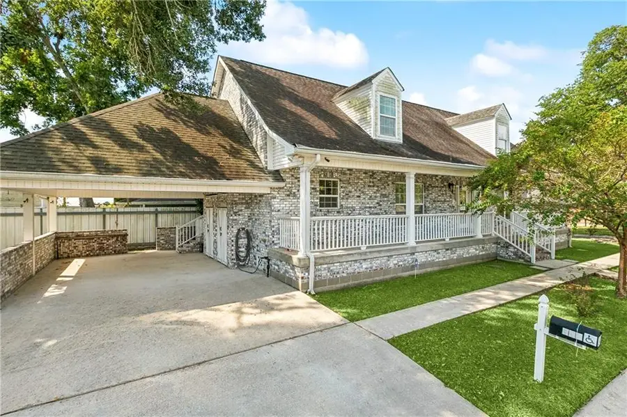 614 W Josephine Street, Chalmette, LA 70043 - #2